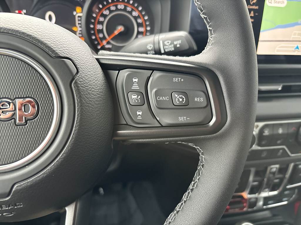 Thumbnail: 2026 Jeep Gladiator - 16
