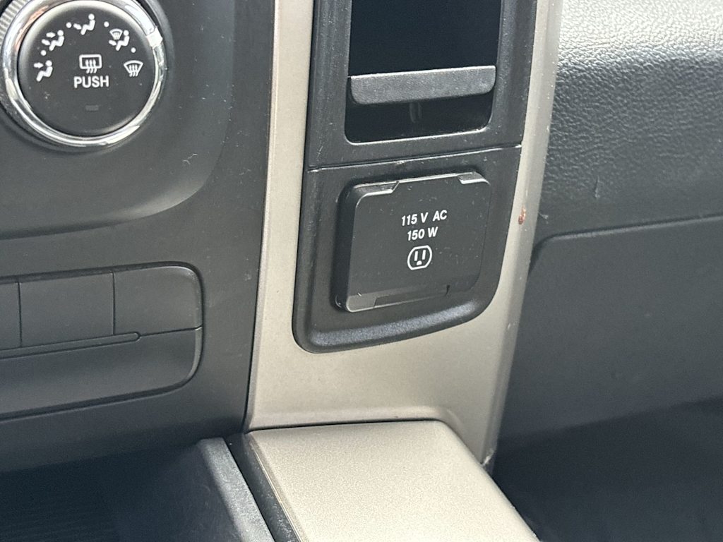 2015 RAM 1500 SLT 24