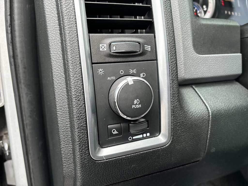 2015 RAM 1500 SLT 14