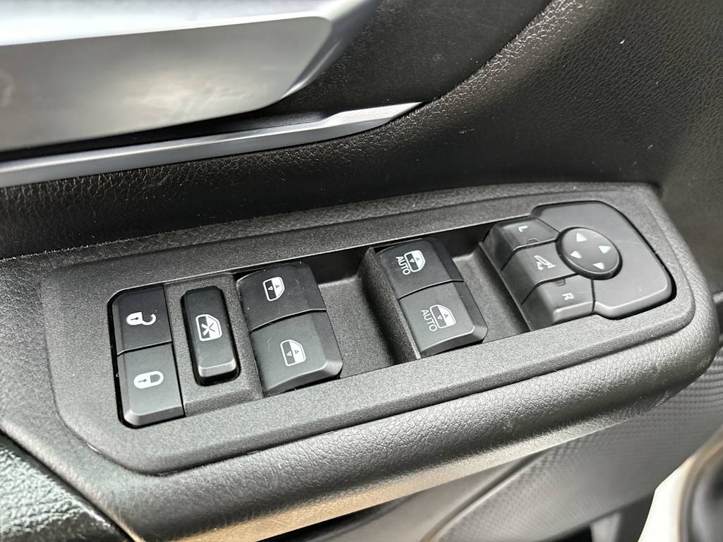 Thumbnail: 2025 RAM 1500 - 11