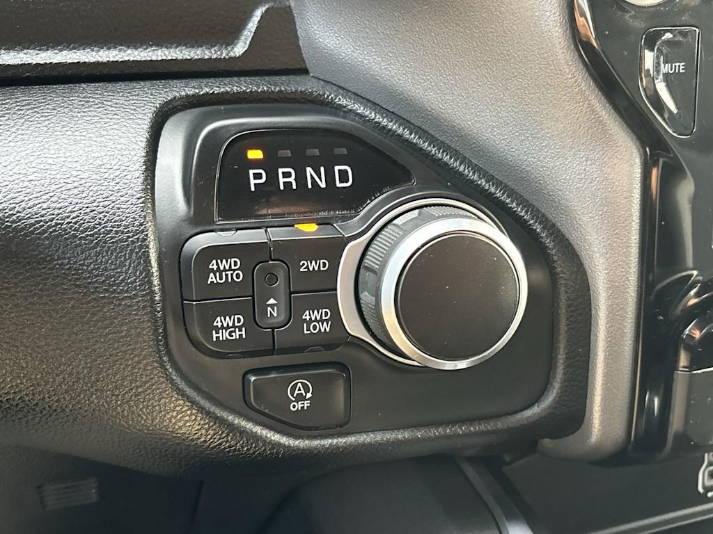 Thumbnail: 2025 RAM 1500 - 22