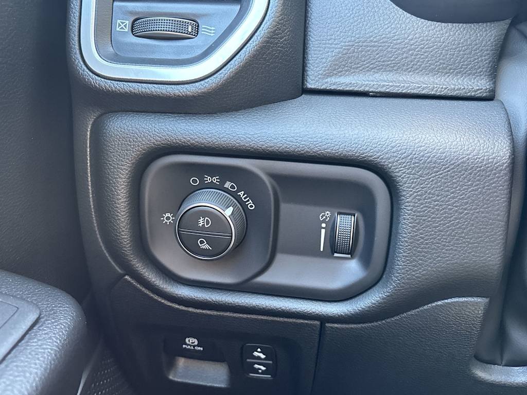 Thumbnail: 2023 RAM 1500 - 18