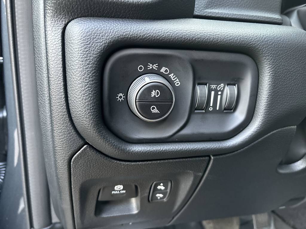Thumbnail: 2026 RAM 1500 - 13