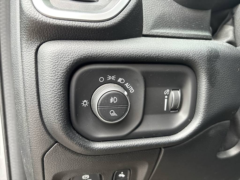 Thumbnail: 2021 RAM 1500 - 10
