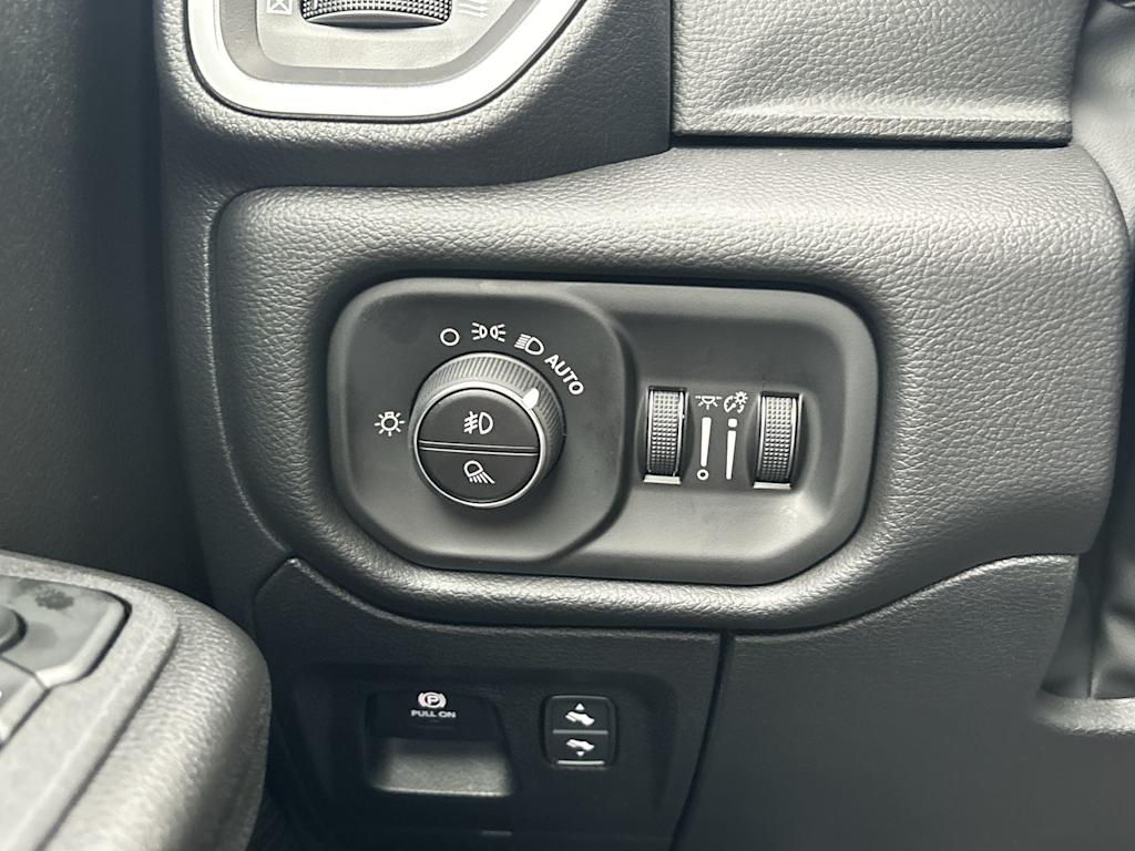 Thumbnail: 2026 RAM 1500 - 18