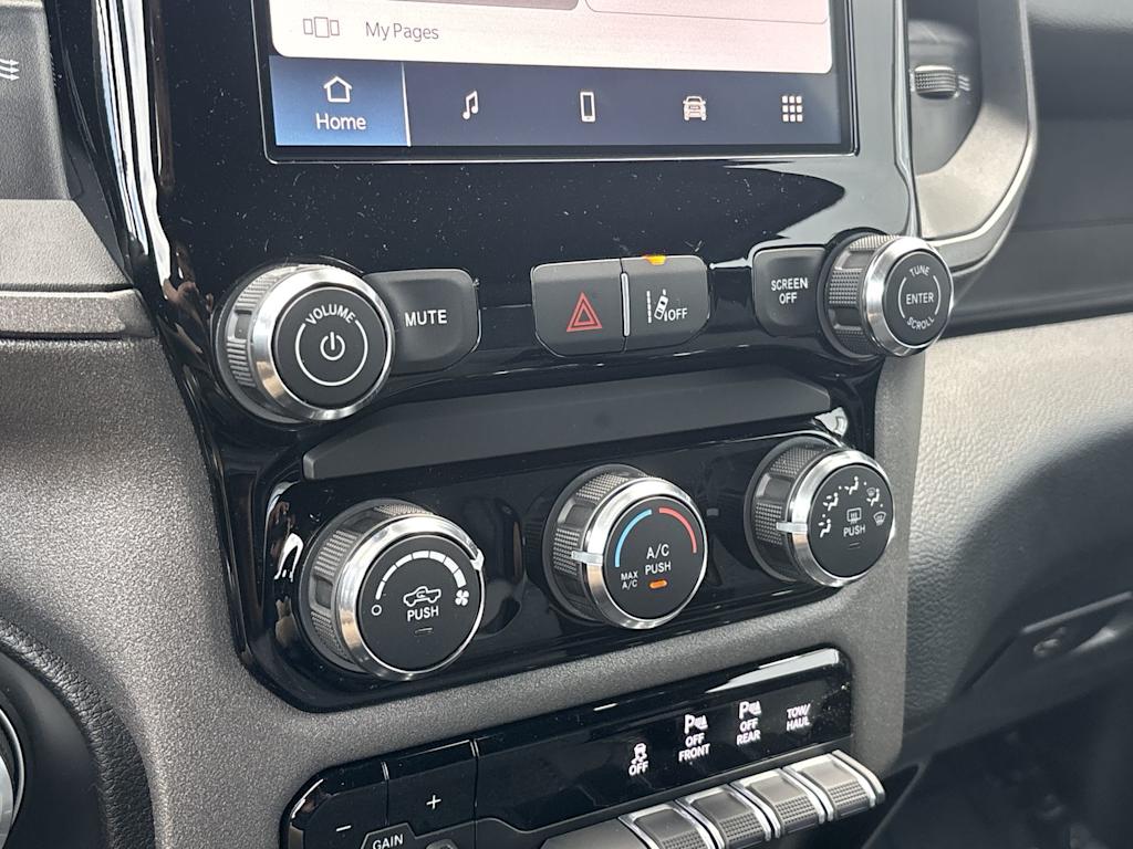 Thumbnail: 2026 RAM 1500 - 19