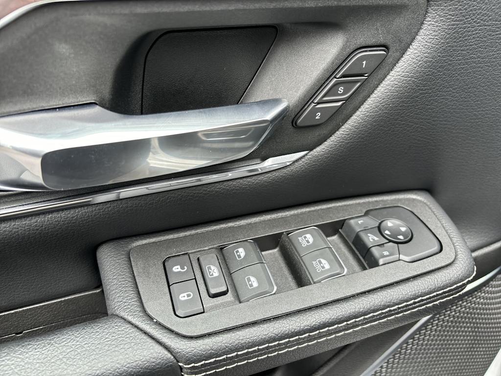 2025 RAM 1500 Laramie 11
