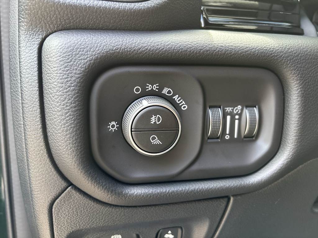 Thumbnail: 2026 RAM 1500 - 17