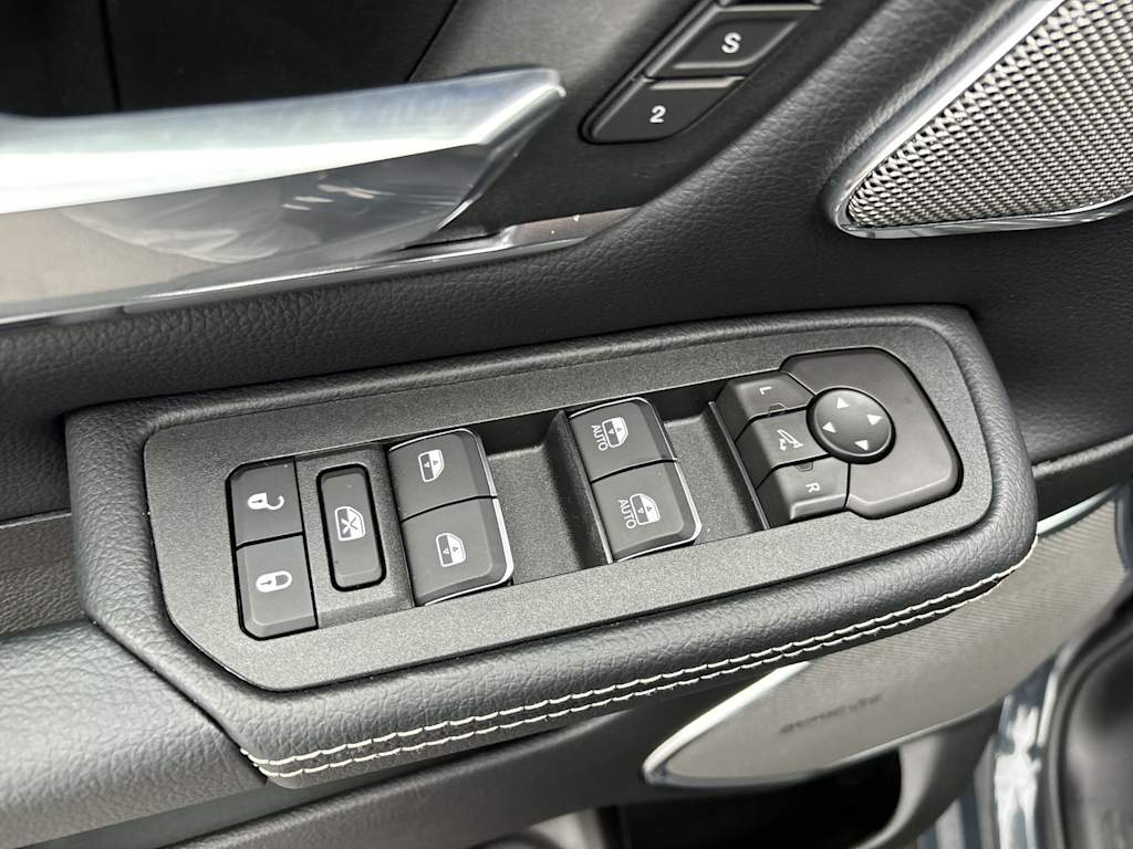 Thumbnail: 2026 RAM 1500 - 12