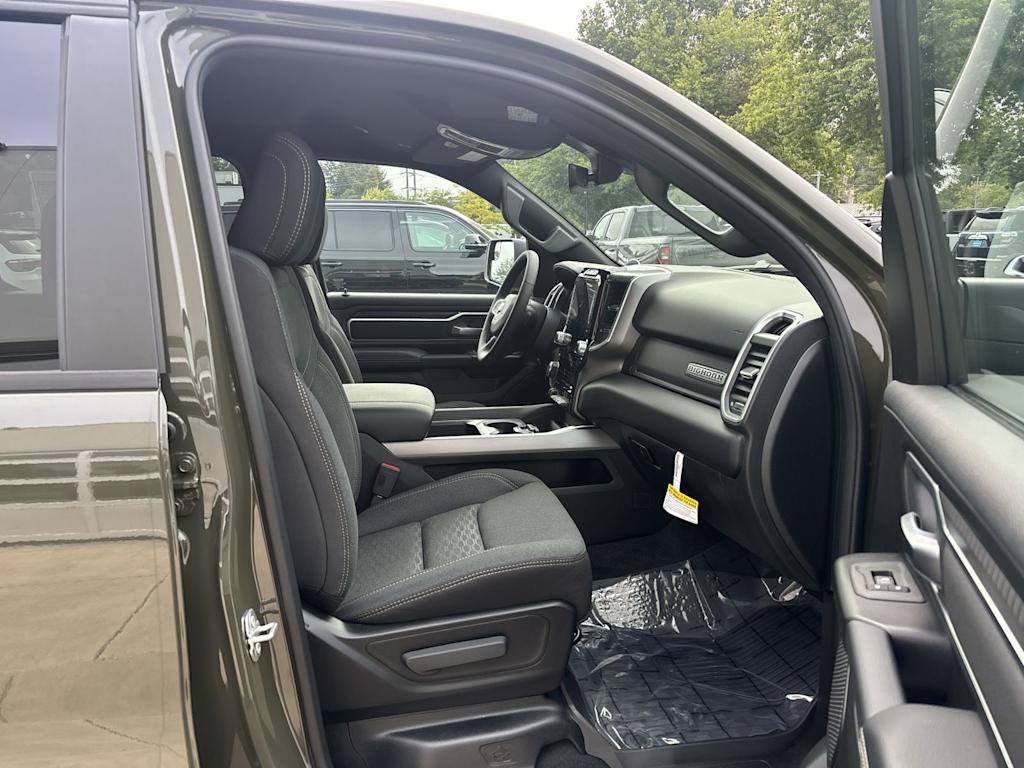 Thumbnail: 2026 RAM 1500 - 6