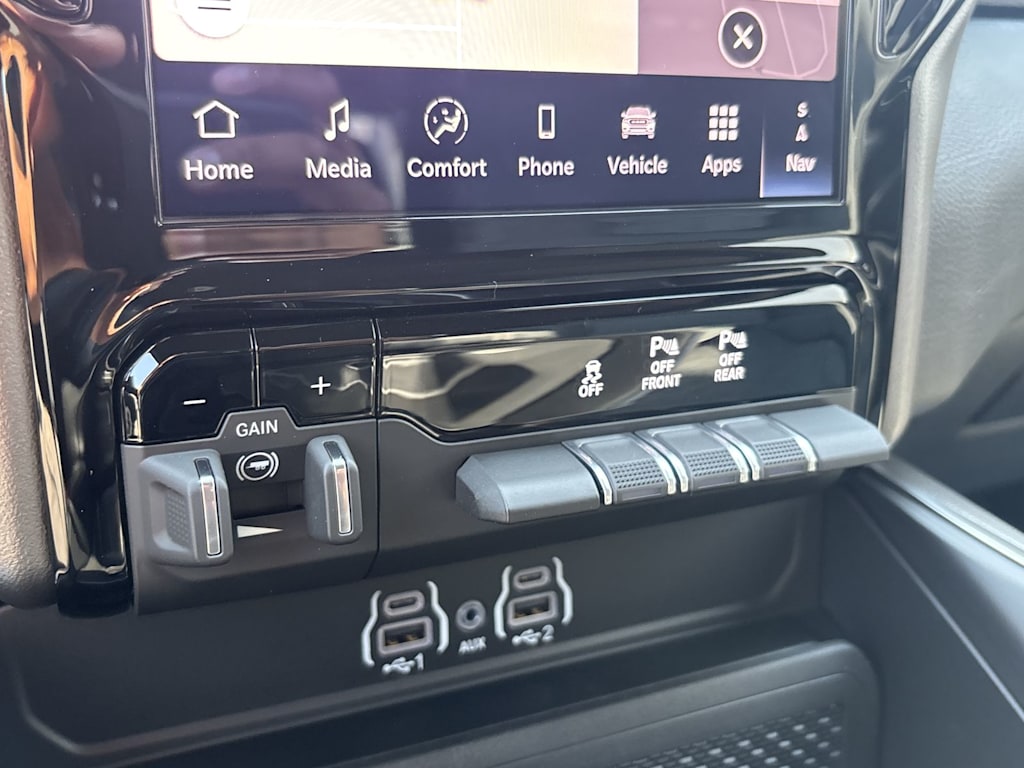 Thumbnail: 2026 RAM 1500 - 25