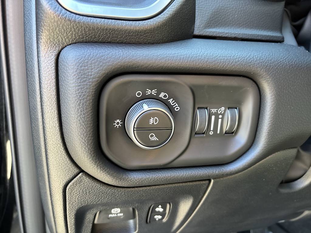 Thumbnail: 2026 RAM 1500 - 13