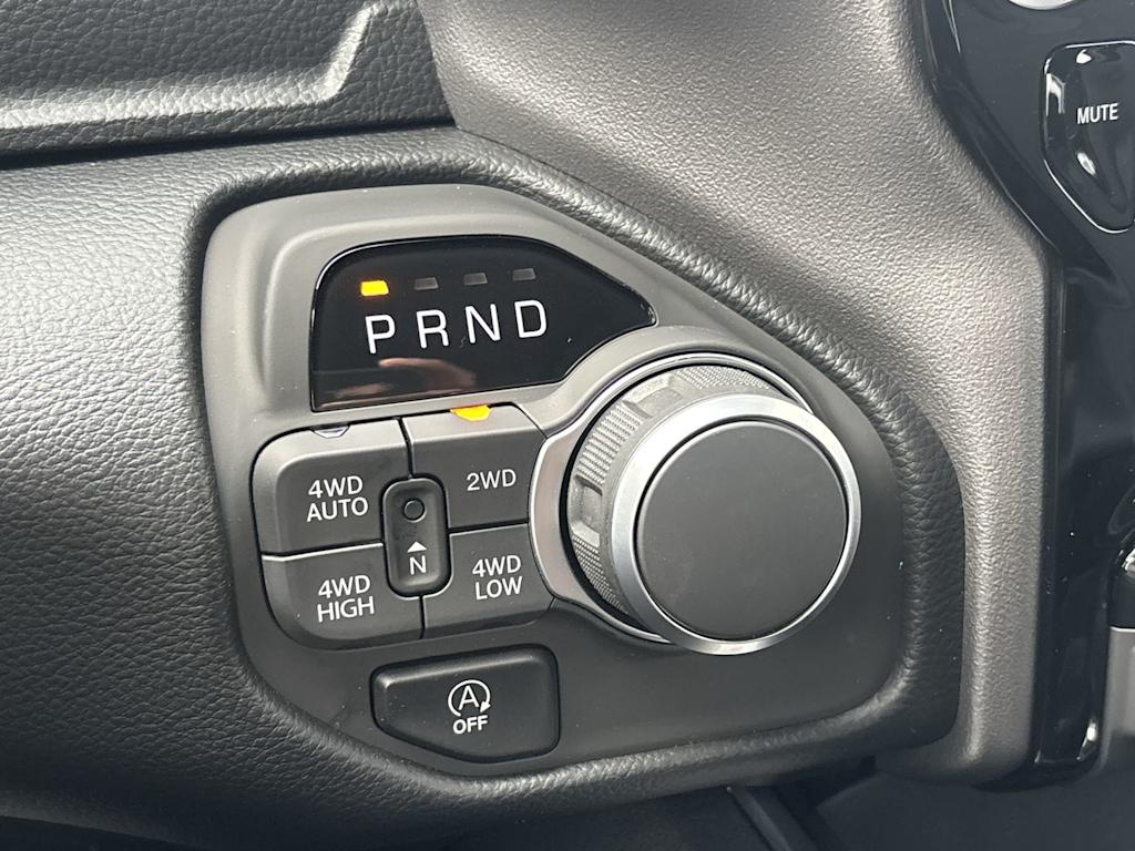 Thumbnail: 2026 RAM 1500 - 19