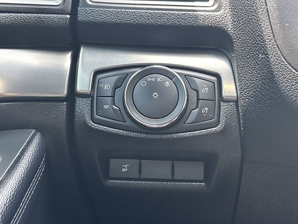 Thumbnail: 2018 Ford Explorer - 19