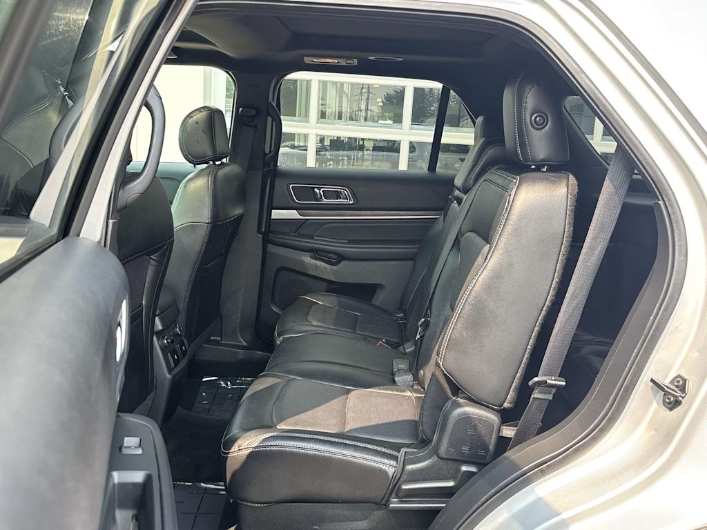 Thumbnail: 2016 Ford Explorer - 8