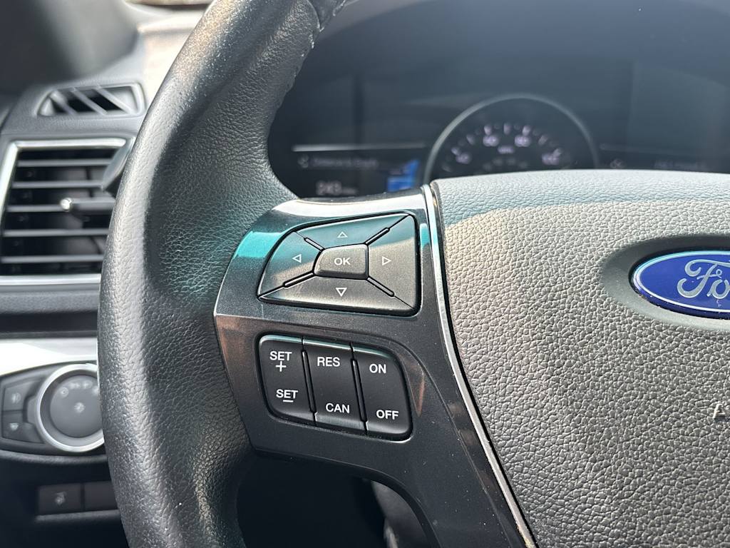 Thumbnail: 2016 Ford Explorer - 16