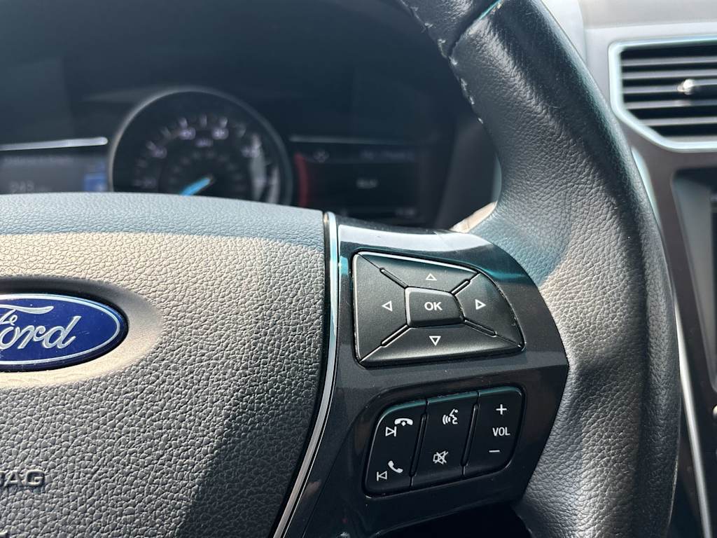Thumbnail: 2016 Ford Explorer - 17