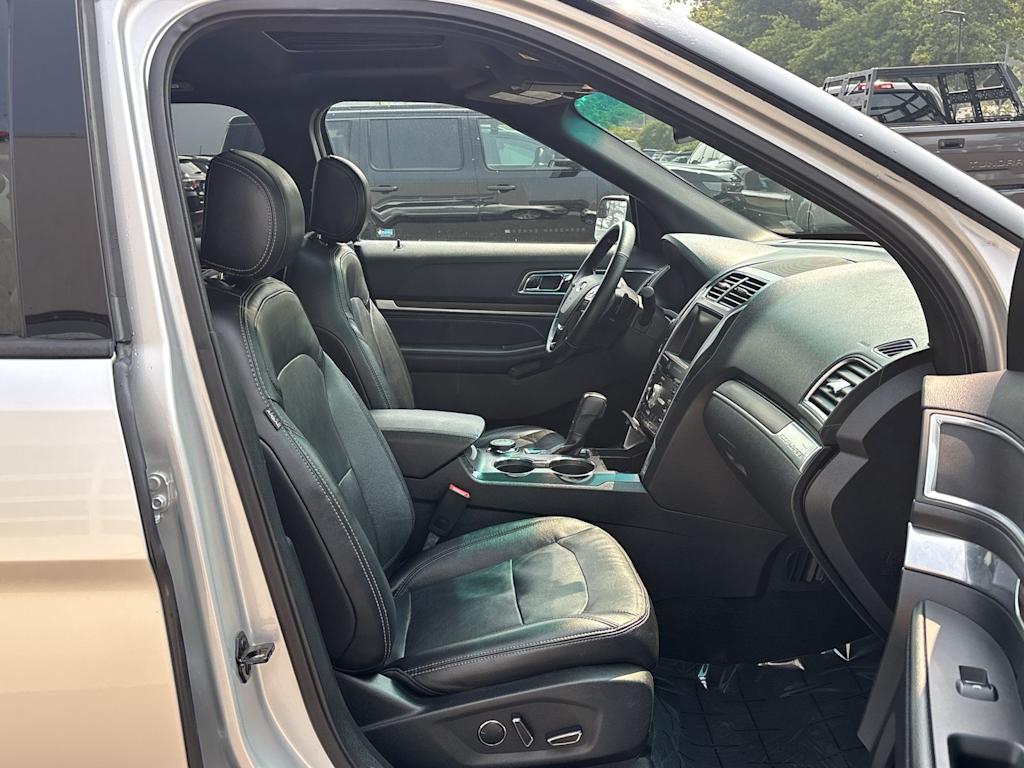 Thumbnail: 2016 Ford Explorer - 6