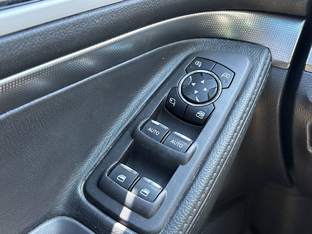 Thumbnail: 2015 Ford Explorer - 11