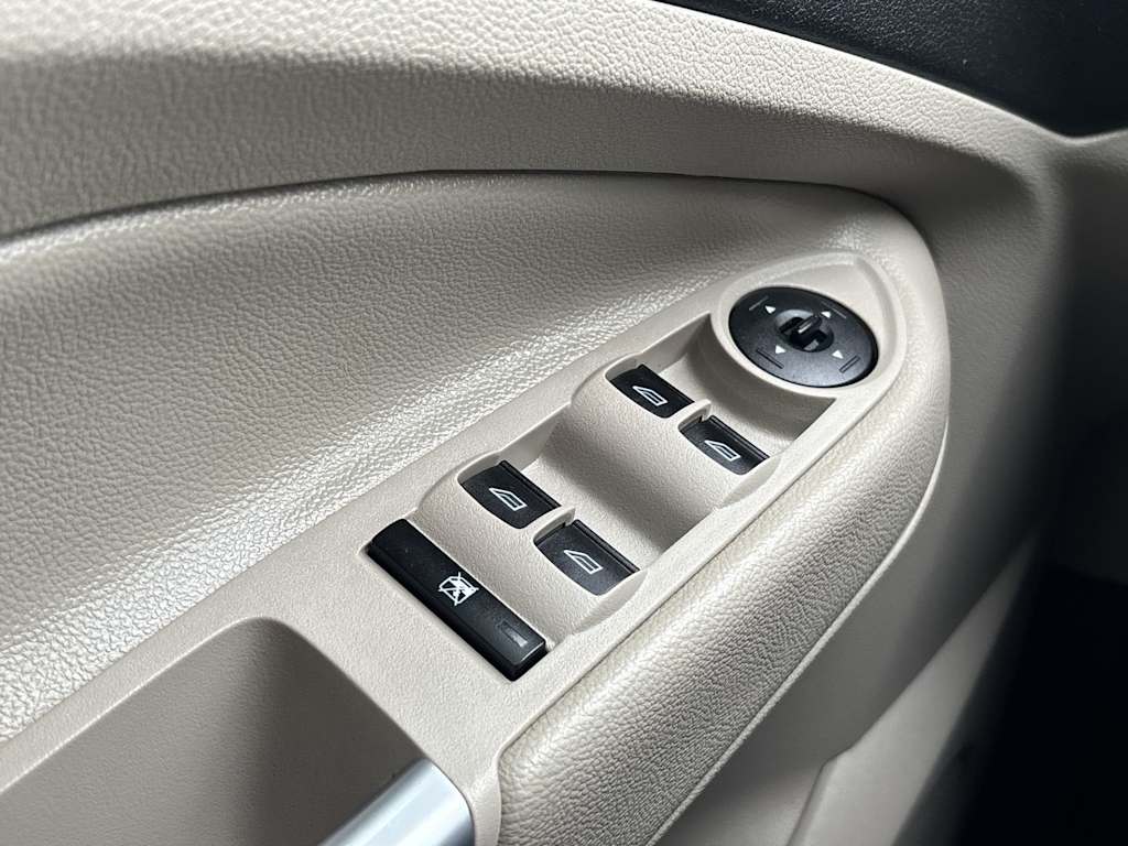 Thumbnail: 2014 Ford Escape - 27