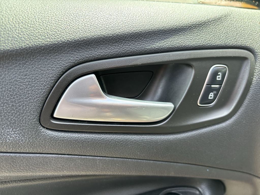 2017 Ford Escape SE 14