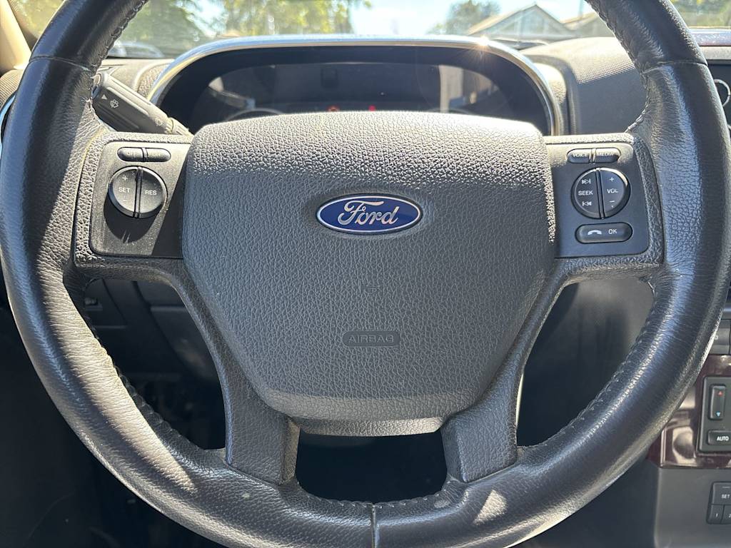 Thumbnail: 2010 Ford Explorer - 15