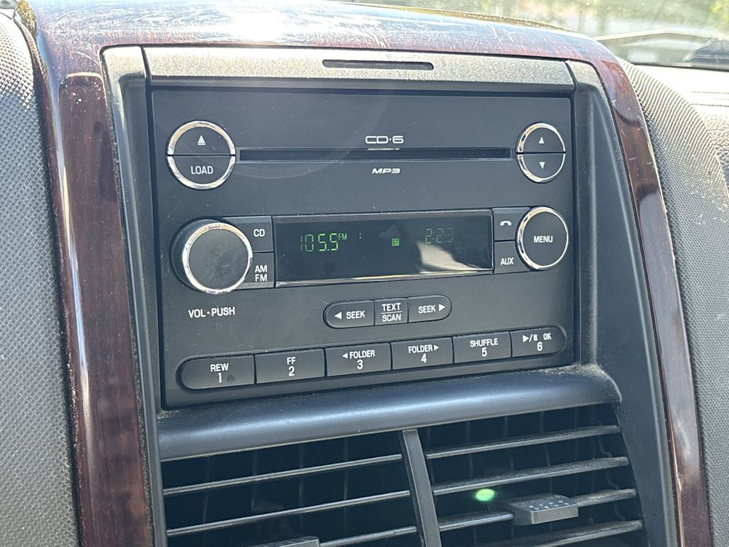 Thumbnail: 2010 Ford Explorer - 5