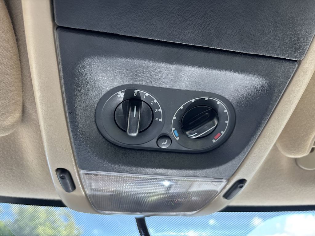 Thumbnail: 2010 Ford Explorer - 20
