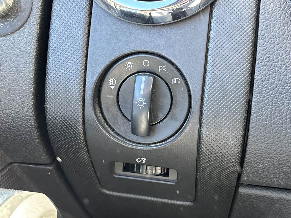 Thumbnail: 2010 Ford Explorer - 14
