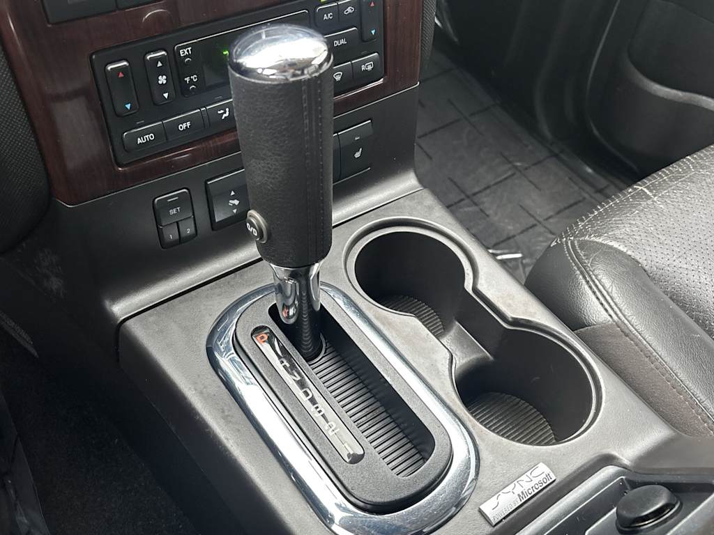 Thumbnail: 2010 Ford Explorer - 11