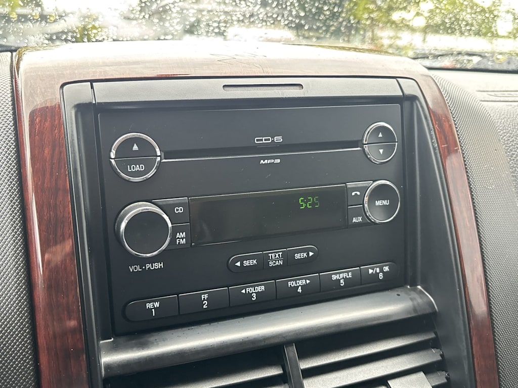 Thumbnail: 2010 Ford Explorer - 10