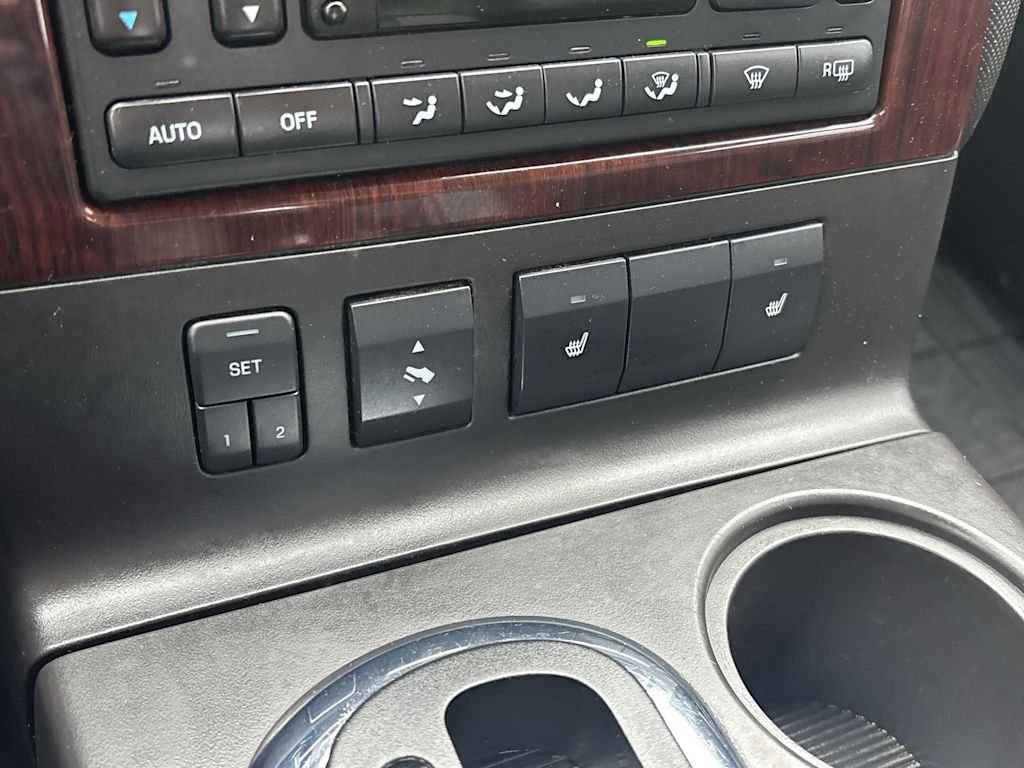 Thumbnail: 2010 Ford Explorer - 24