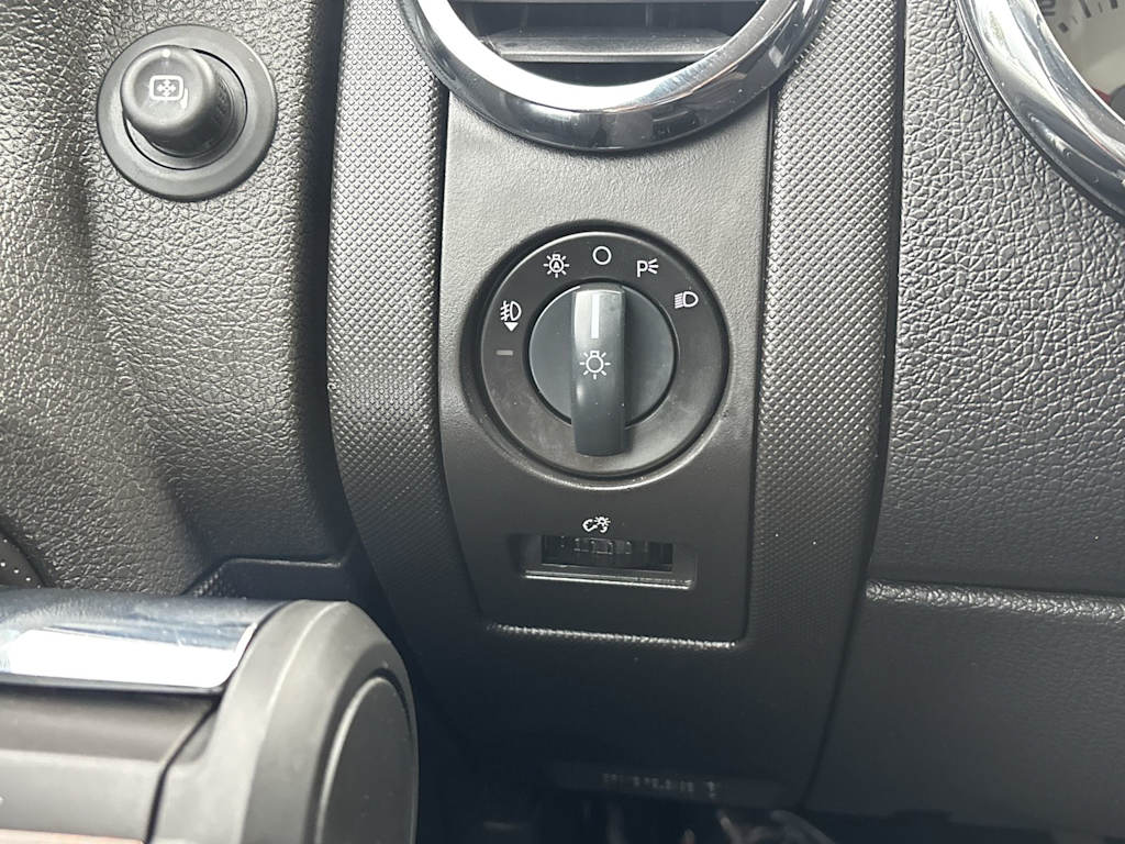 Thumbnail: 2010 Ford Explorer - 19