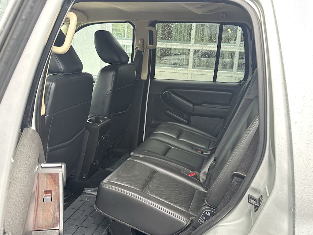 Thumbnail: 2010 Ford Explorer - 16