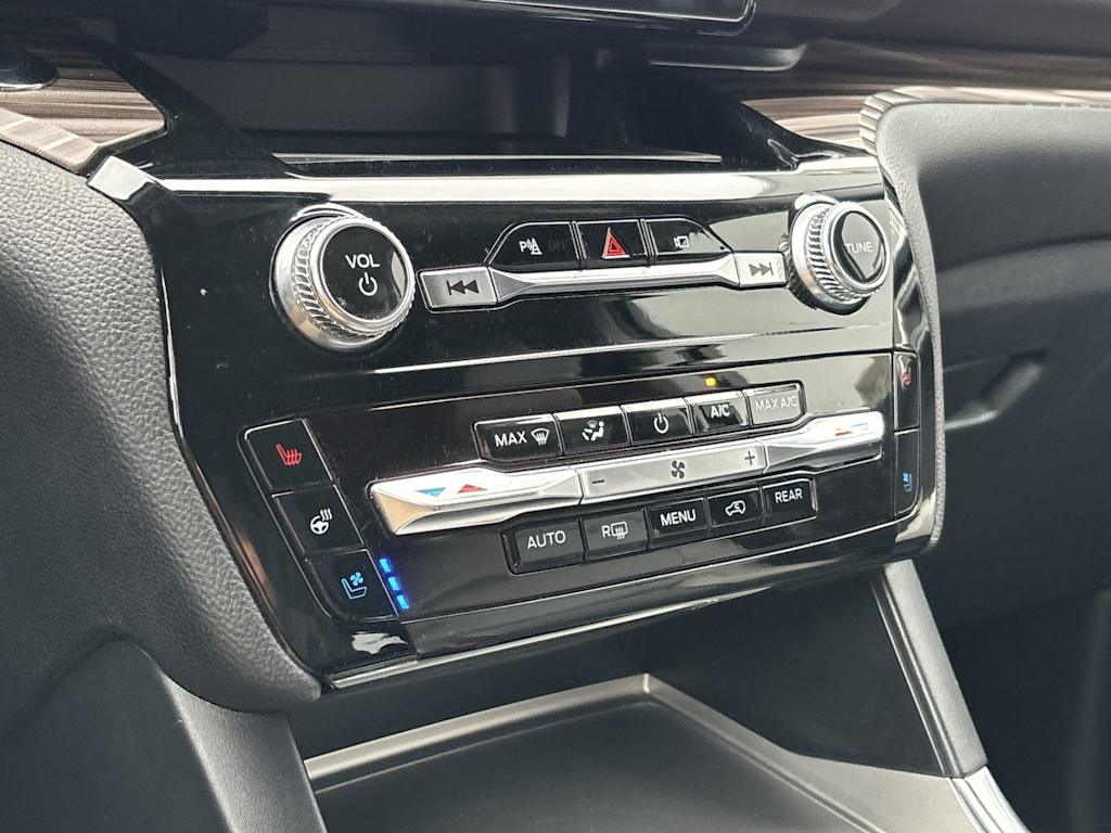 Thumbnail: 2023 Ford Explorer - 30