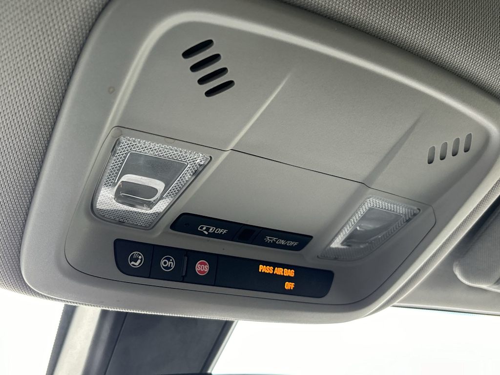 Thumbnail: 2017 Chevrolet Malibu - 25