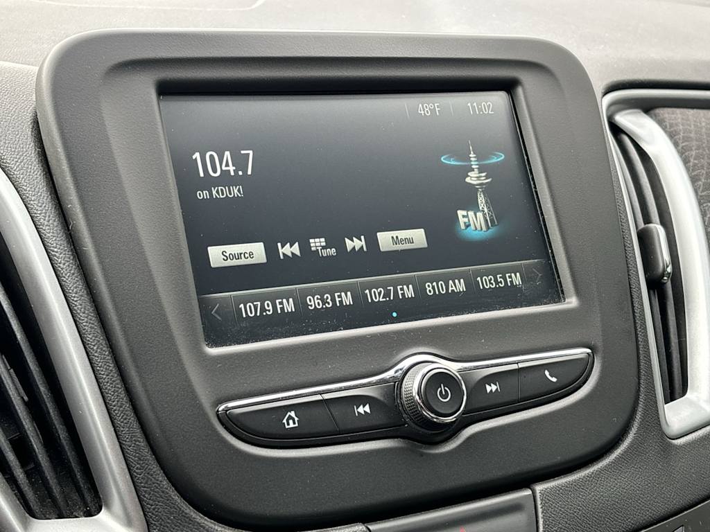 Thumbnail: 2017 Chevrolet Malibu - 6