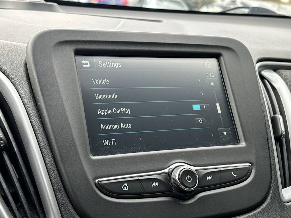 Thumbnail: 2017 Chevrolet Malibu - 19