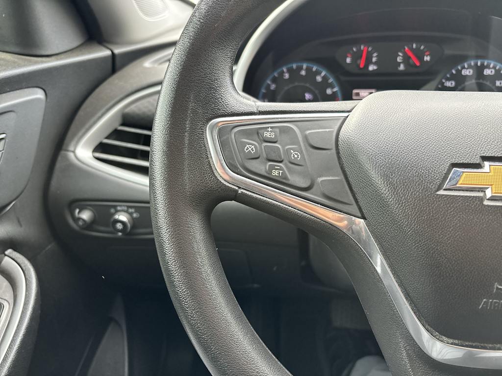 Thumbnail: 2017 Chevrolet Malibu - 13