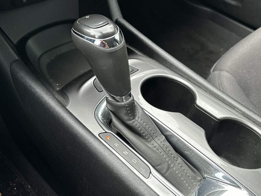 Thumbnail: 2017 Chevrolet Malibu - 7