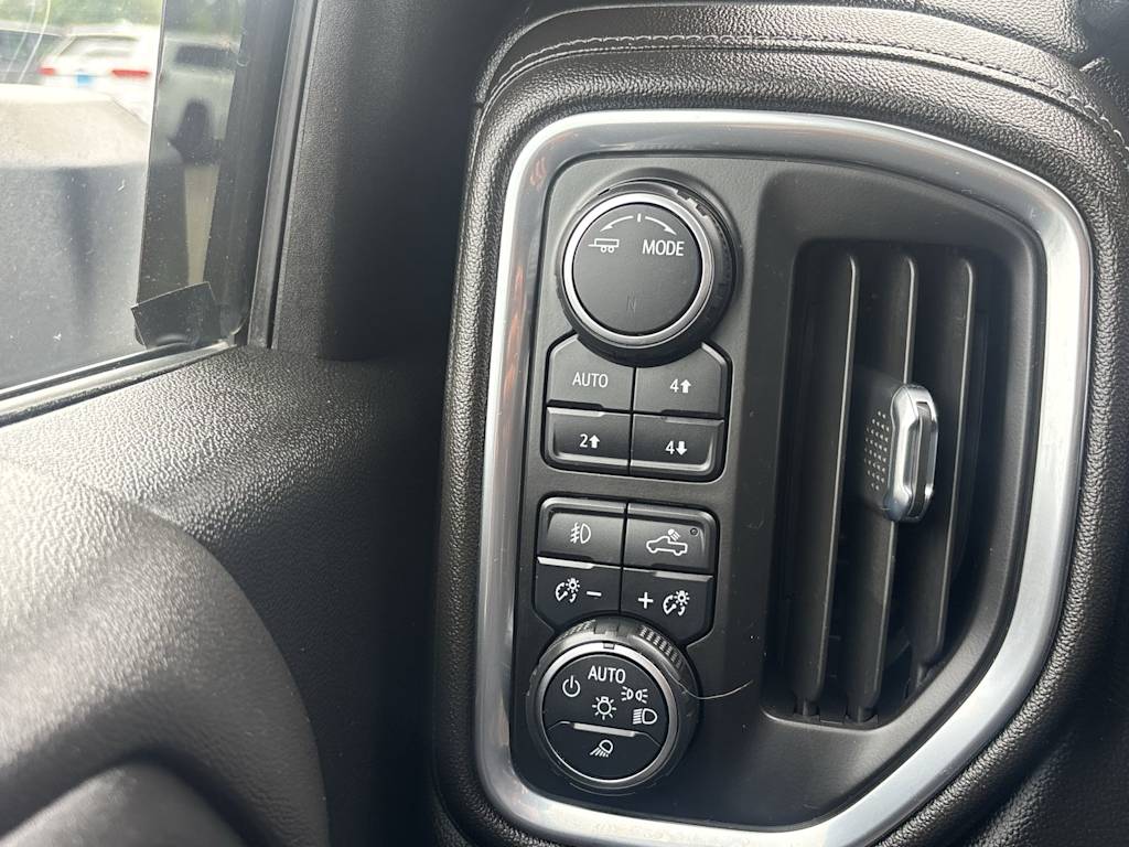 Thumbnail: 2022 Chevrolet Silverado 3500 - 17