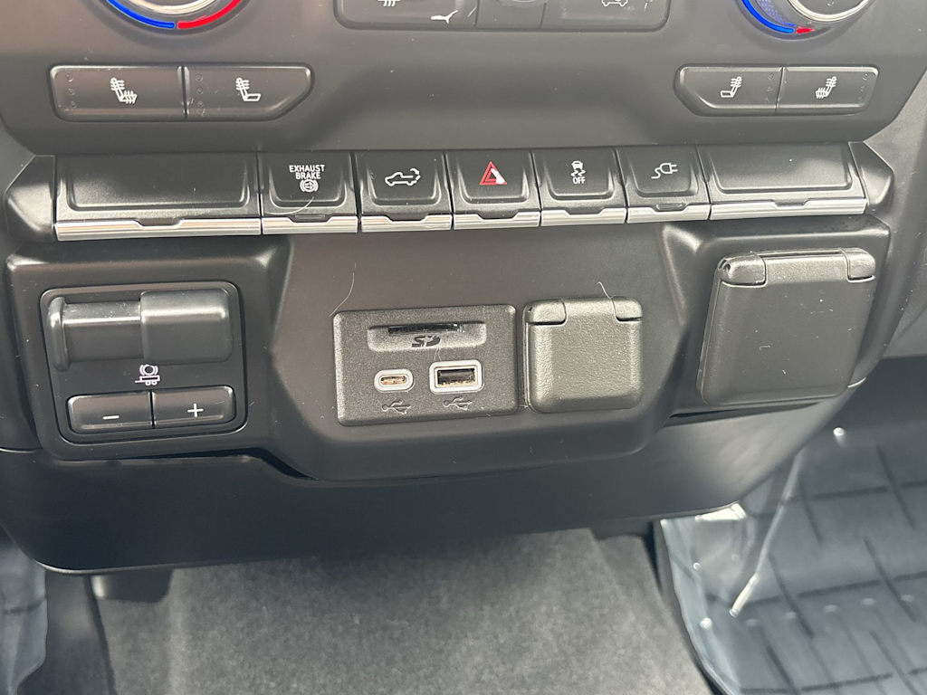 Thumbnail: 2022 Chevrolet Silverado 3500 - 25