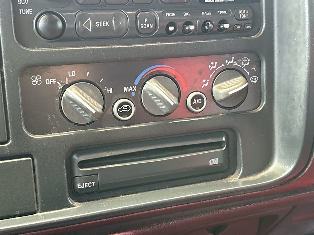 Thumbnail: 1999 Chevrolet C/K 2500 - 17