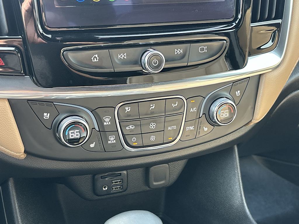 Thumbnail: 2023 Chevrolet Traverse - 26