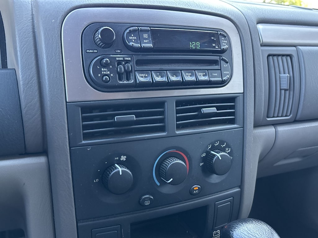 Thumbnail: 2003 Jeep Grand Cherokee - 20