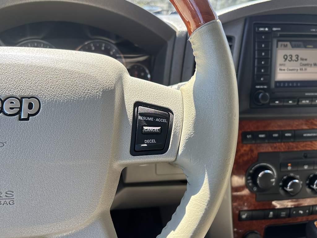 Thumbnail: 2006 Jeep Grand Cherokee - 18