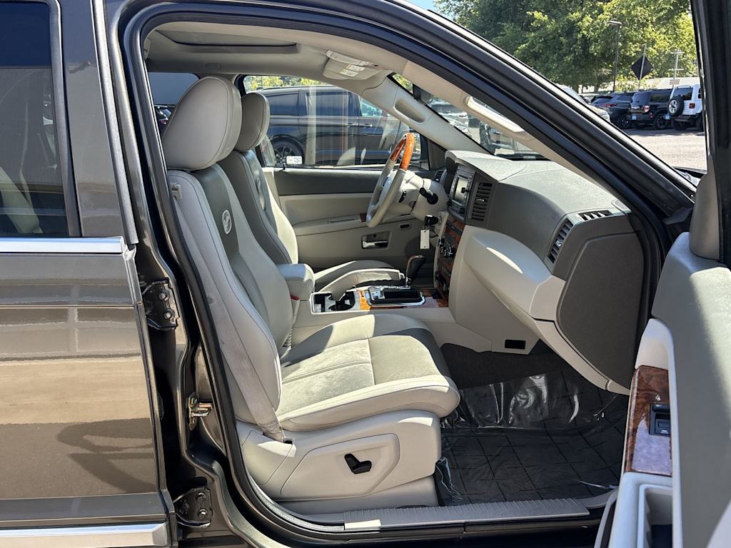 Thumbnail: 2006 Jeep Grand Cherokee - 7