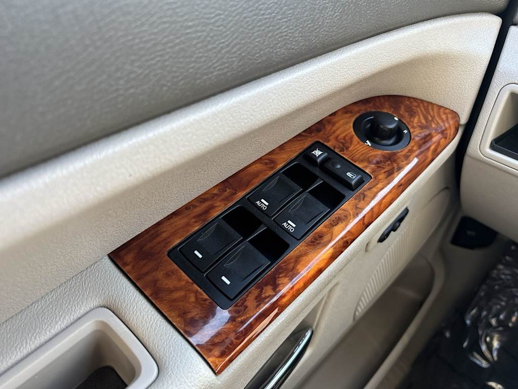 Thumbnail: 2006 Jeep Grand Cherokee - 26