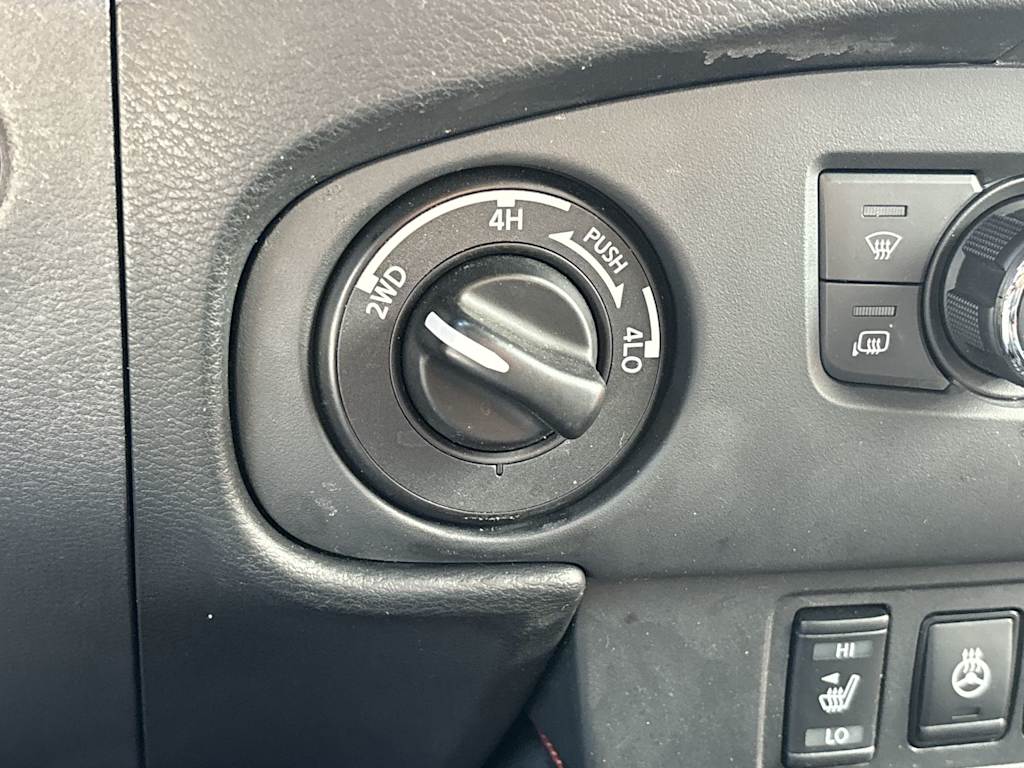 Thumbnail: 2023 Nissan Frontier - 28