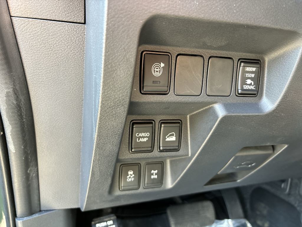 Thumbnail: 2023 Nissan Frontier - 14